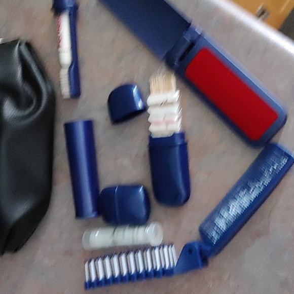 👌Travel Kit - Picture 2 of 4